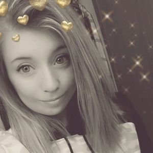 Meet your Posher, Danika